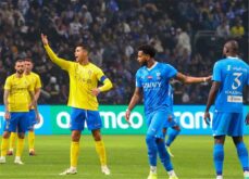 لاعبو النصر والهلال في مواجهة كروية