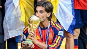 فيران توريس لاعب برشلونة