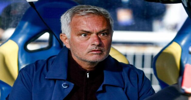 جوزيه مورينيو مدرب ريال مدريد يتحدث خلال مباراة