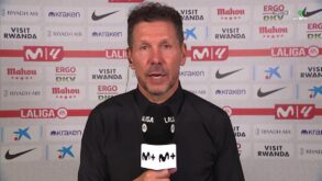 دييجو سيميوني مدرب أتلتيكو مدريد يتحدث في مؤتمر صحفي