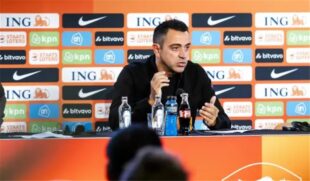 تشافي هيرنانديز يوقع عقد تدريب منتخب هولندا