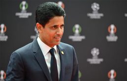 صورة لمحامي ناصر الخليفي يتحدث في مؤتمر صحفي