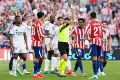 لقطة توضح لمسة يد على لاعب أتلتيكو مدريد داخل منطقة الجزاء ضد ريال مدريد