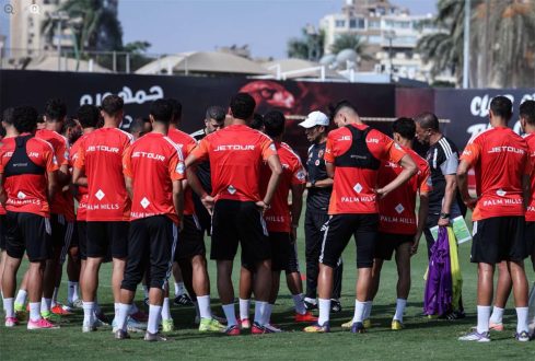لاعبو منتخب مصر الأولمبي يتدربون خلال معسكر تدريبي