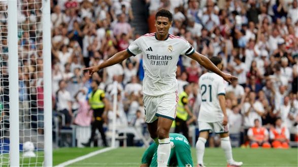 جود بيلينجهام يحتفل بتسجيل هدف مع منتخب إنجلترا