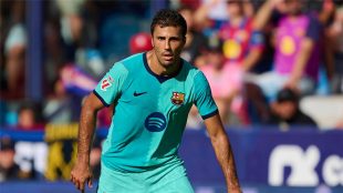 لاعب برشلونة رودري يتحدث في مؤتمر صحفي