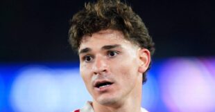 هدف جوليان ألفاريز يحتفل به لاعبو أتلتيكو مدريد