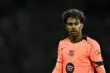 لاعبو برشلونة يحتفلون بهدف خلال مباراة ضد باريس سان جيرمان