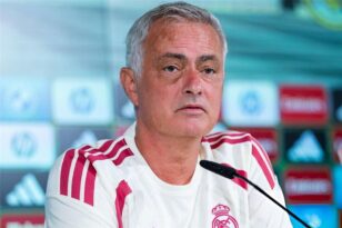 جوزيه مورينيو يتحدث في مؤتمر صحفي لريال مدريد