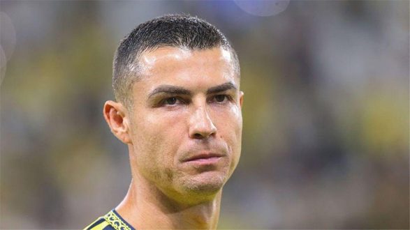 كريستيانو رونالدو يحتفل بهدف مع النصر السعودي